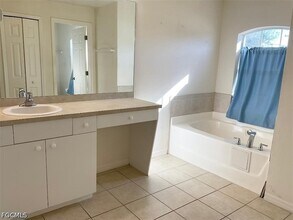 2323 NE 26th St in Cape Coral, FL - Building Photo - Building Photo