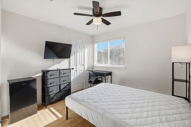 property at 1619 Collin Dr