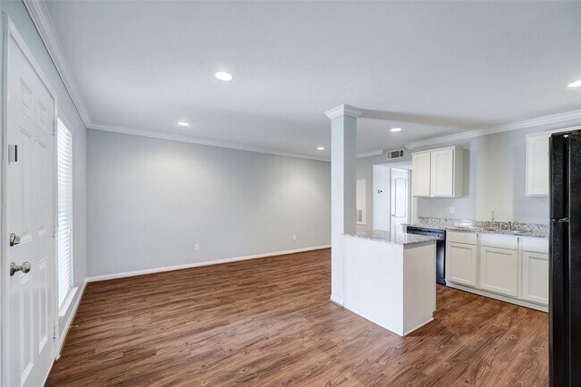 property at 835 Heights Blvd