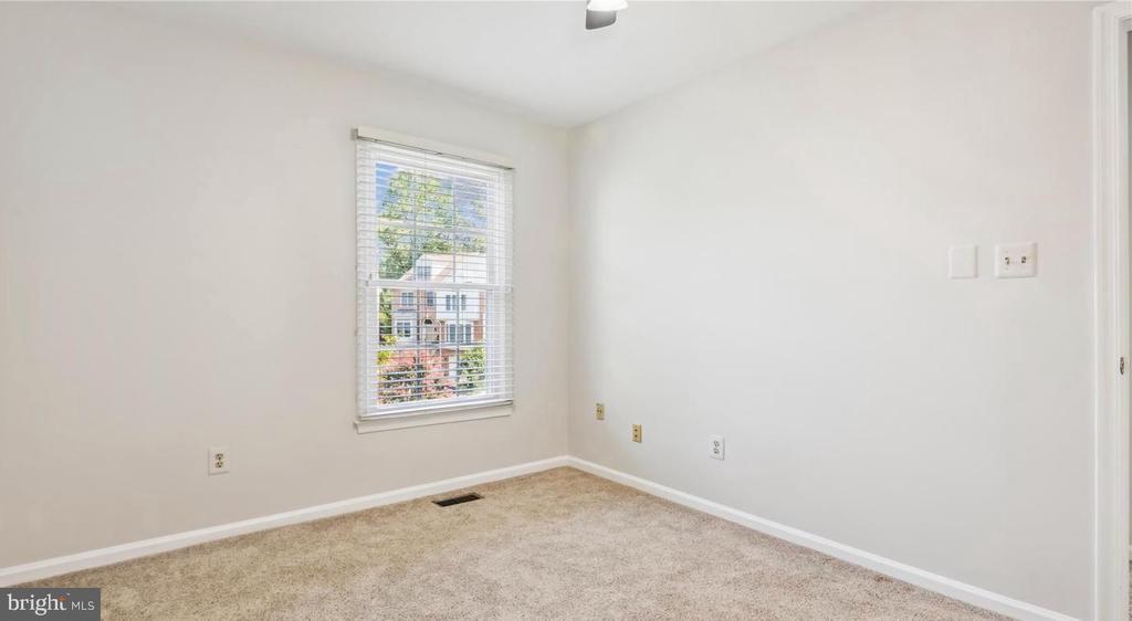 3915 Clares Ct in Fairfax, VA - Building Photo