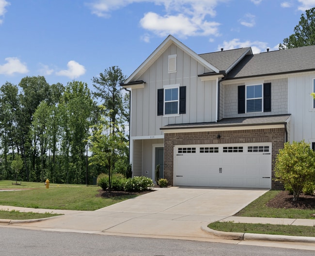 319 Glen Clova Dr in Raleigh, NC - Building Photo - Building Photo