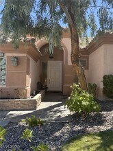 141 Cliff Valley Dr in Las Vegas, NV - Foto de edificio - Building Photo
