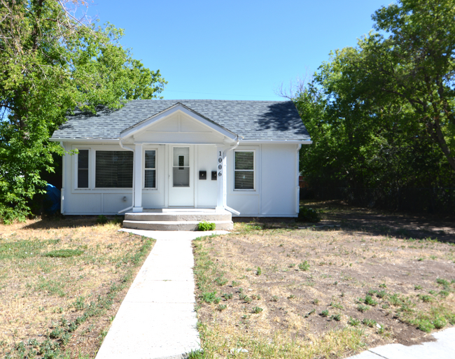 property at 1006 W 30th St