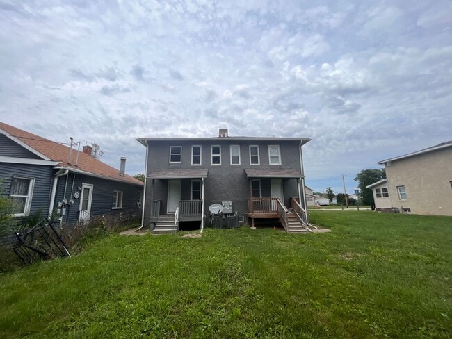 1520-1522 8th Ave in East Moline, IL - Building Photo - Building Photo