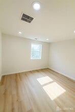 17 1/2 Thomas St, Unit 1F in South River, NJ - Building Photo - Building Photo