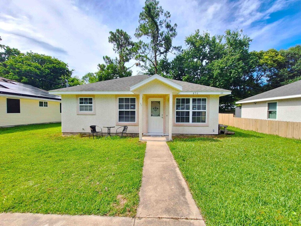 870 13th St in St. Augustine, FL - Building Photo