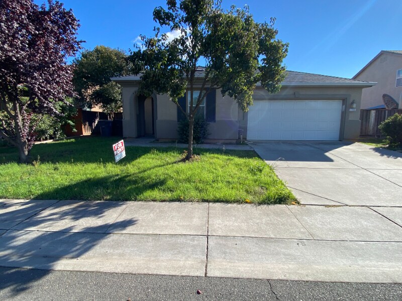 3338 Megan Way in Live Oak, CA - Building Photo