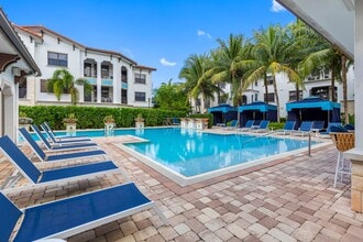 Miramar Park Apartments in Miramar, FL - Building Photo - Building Photo