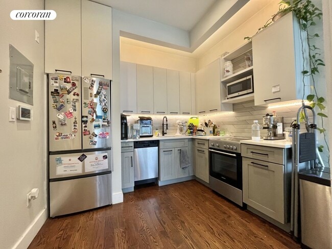 property at 1009 Willoughby Ave