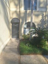 3583 Whispering Oaks Ln in Palm Harbor, FL - Building Photo