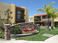 1544 E Quincy Ave in Orange, CA - Foto de edificio - Building Photo