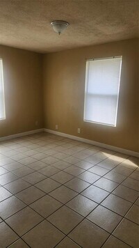 6519 Couch St photo'