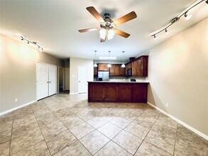 3811 Vista Rd in Pasadena, TX - Building Photo - Building Photo