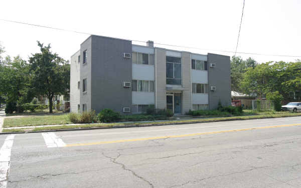 12405 Franklin Blvd in Lakewood, OH - Building Photo