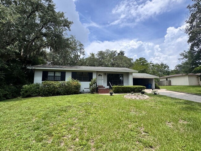 property at 2054 Holly Oaks River Dr