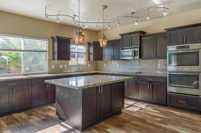 3345 E Pinchot Ave in Phoenix, AZ - Building Photo - Building Photo