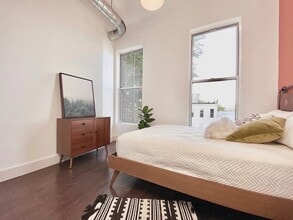 Furnished room/NOT APARTMENT in Brooklyn, NY - Foto de edificio - Building Photo
