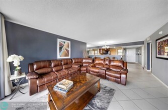 3150 N Course Ln in Pompano Beach, FL - Foto de edificio - Building Photo