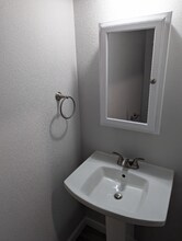 512 Doe Run, Unit Unit A in Jefferson City, MO - Building Photo - Building Photo