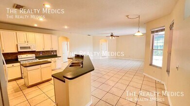 7823 Fernleaf Dr in Orlando, FL - Building Photo - Building Photo