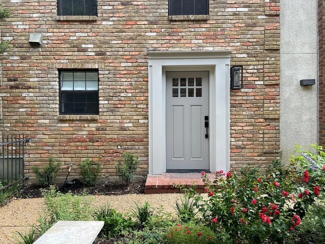 property at 4306 Buena Vista St