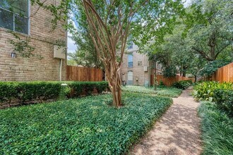 4629 Wild Indigo St in Houston, TX - Building Photo - Building Photo