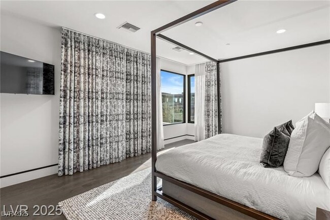 property at 4 Soaring Bird Ct