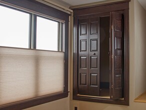 320A E 4th St-Unit -302 in Waterloo, IA - Building Photo - Building Photo