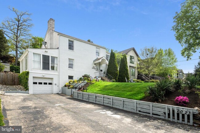 6023 Walhonding Rd in Bethesda, MD - Building Photo - Building Photo