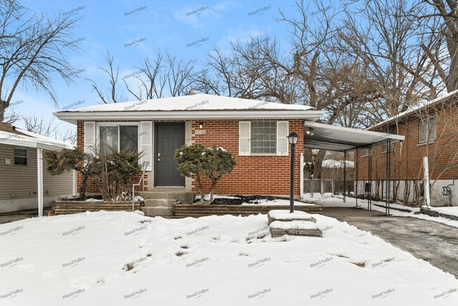 property at 1223 Lakeview Ave