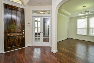 11 Waterfall Way in Tomball, TX - Building Photo - Building Photo