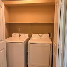 208 Moulins Ln in Georgetown, TX - Building Photo - Building Photo