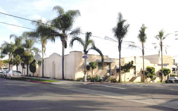 1700 E Hill St in Signal Hill, CA - Building Photo