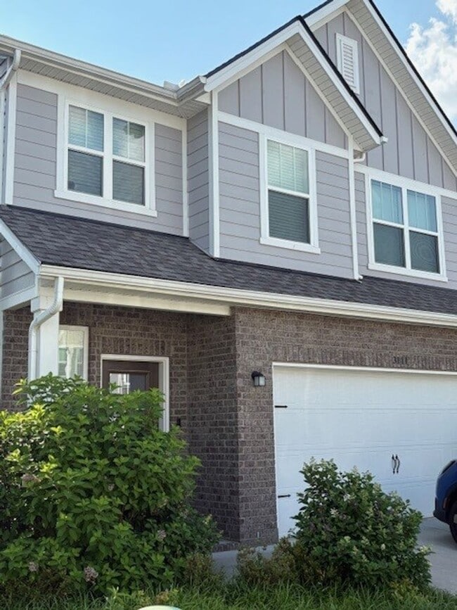 property at 3111 Lamond Dr
