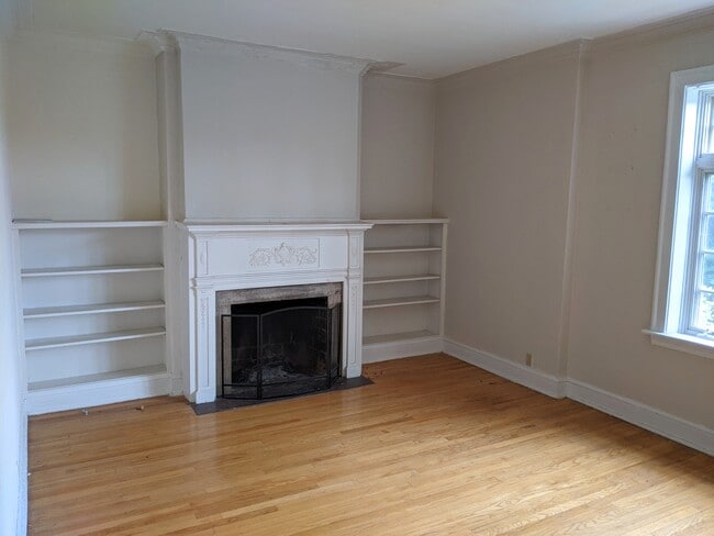 property at 1452 Oak Ave