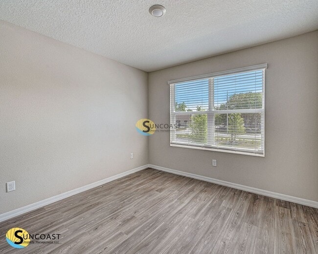 9588 Hood Rd in Jacksonville, FL - Foto de edificio - Building Photo