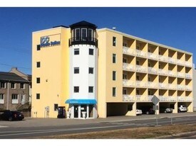 703 Ocean Blvd in Hampton, NH - Building Photo