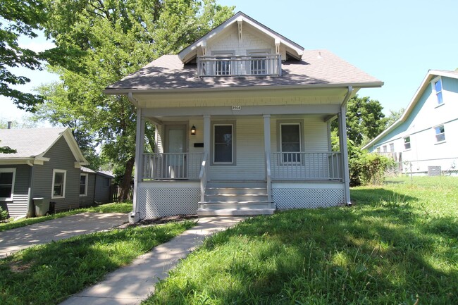 property at 2906 W 44th Ave