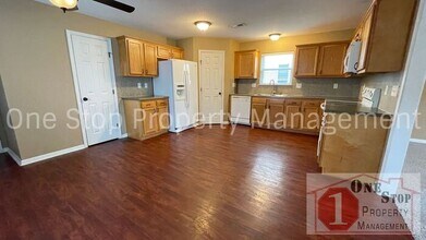 416 NE Wolf Creek Dr in Grain Valley, MO - Building Photo - Building Photo