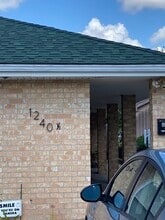 1240 Avenue A, Unit A in Westwego, LA - Foto de edificio - Building Photo