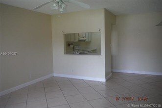 10015 Winding Lake Rd-Unit -103 in Sunrise, FL - Foto de edificio - Building Photo
