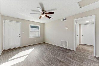 558 College St in Hapeville, GA - Building Photo - Building Photo