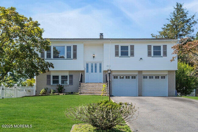 property at 2421 Homestead Ave