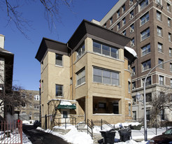 812 W Junior Ter in Chicago, IL - Building Photo