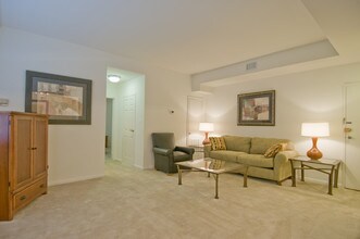 The Glens on Battery Lane in Bethesda, MD - Building Photo - Building Photo
