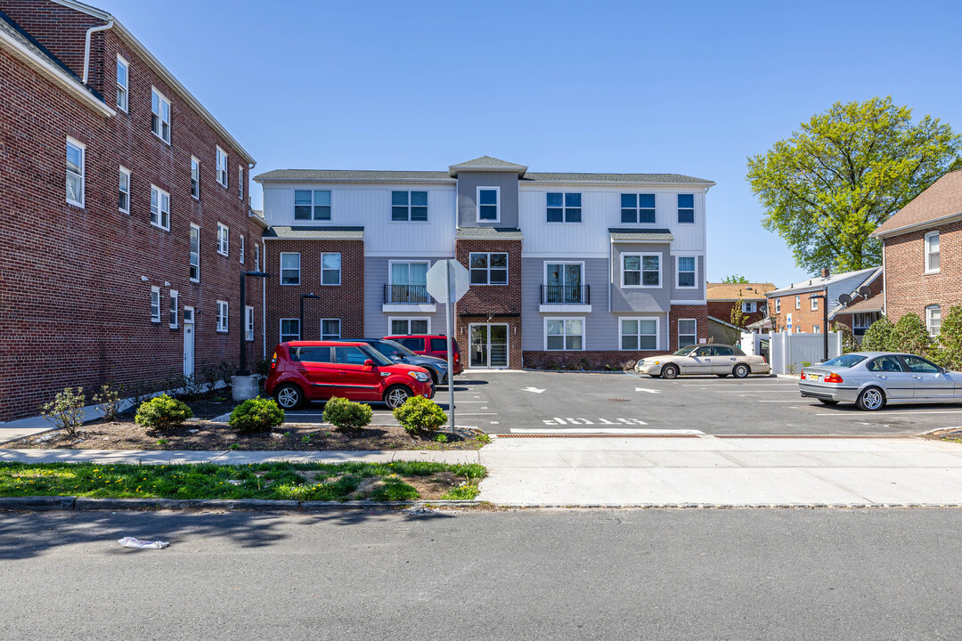 1301 Roselle St in Linden, NJ - Building Photo