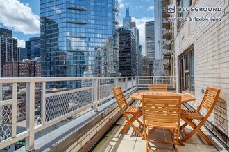 279 E 44th St in New York, NY - Building Photo - Building Photo