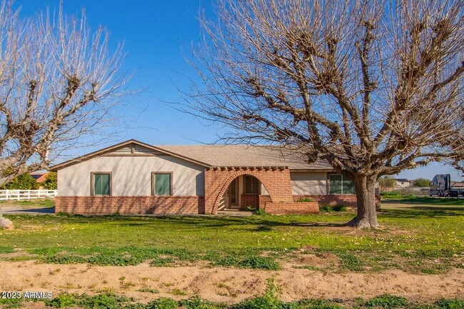 property at 527 N 161st Ave