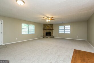 3790 Creekview Cir in College Park, GA - Building Photo - Building Photo