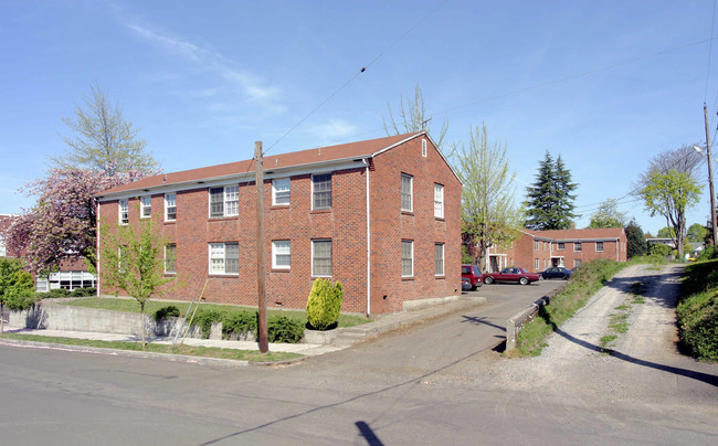 Manor Court Apartments in Vancouver, WA - Building Photo - Building Photo